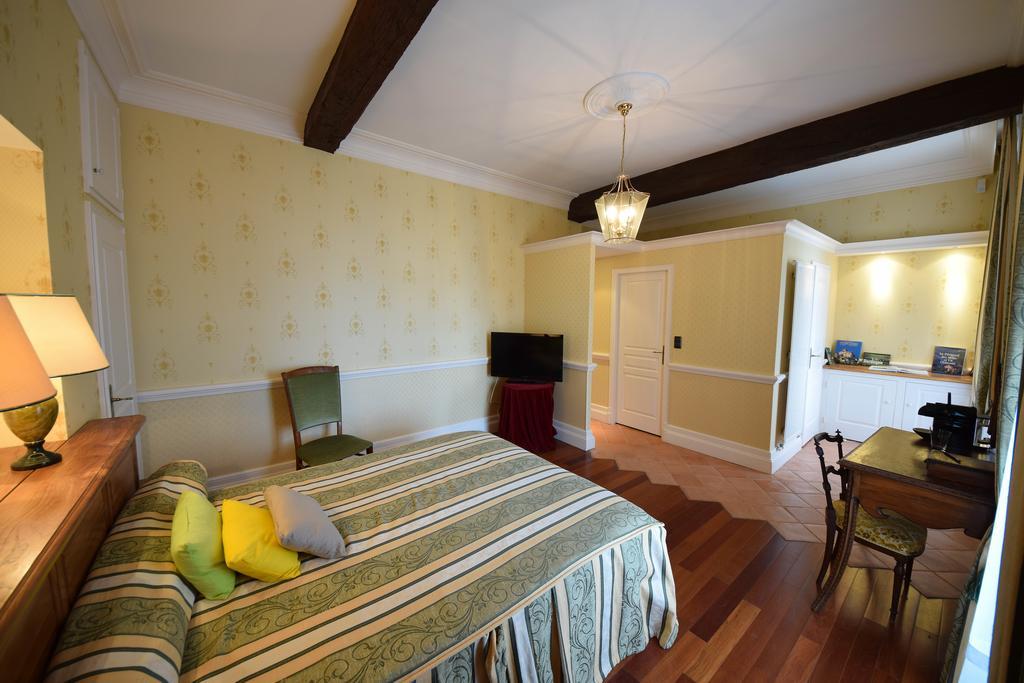 Bed and Breakfast Domaine De La Rocque Liorac-sur-Louyre Екстер'єр фото