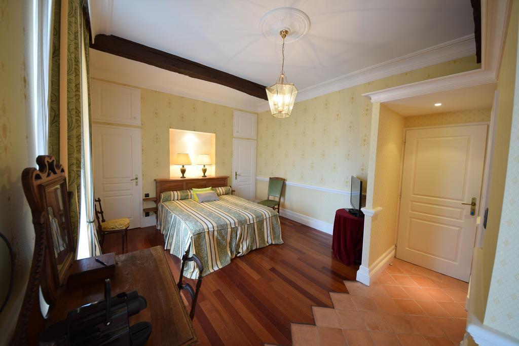 Bed and Breakfast Domaine De La Rocque Liorac-sur-Louyre Екстер'єр фото